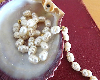 Vintage oval ringed pearls and gold beads partial necklace. Needs fixing. Spare parts for jewelry making.