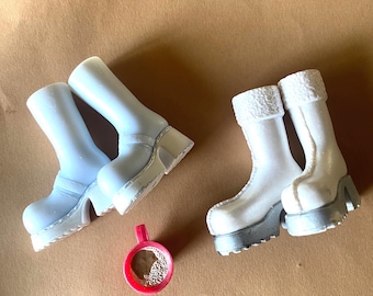 Bratz Jade Wintertime Wonderland accessories two pairs of boots and a hot chocolate mug