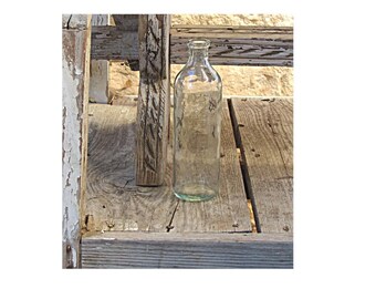 Collectible vintage baby clear glass graduated 250 ml feeding bottle probably circa 1930's