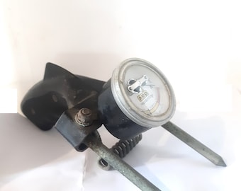 Sixties French vintage  battery tester, Dav accutester.