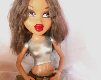 Yasmin Bratz Funky Fashion Makeover Magic Hair Color styling head