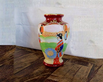 Japanese geisha hand painted gold trim ceramic vintage small vase bud vase