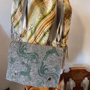 Gray Wool FELT DIRNDL TRACHTEN Bag, Crossbody Bag, printed Green Stags, Alpine Hunting Fashion, Bavarian Austrian Country Oktoberfest  Bag