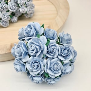 20 x fiori di carta di gelso rose aperte - 10 mm, 15 mm, 20 mm o 25 mm - azzurro