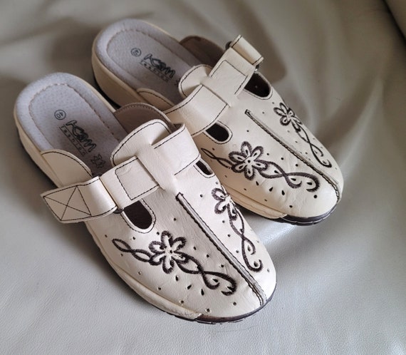 Embroidered, cream coffee color clog comfortable … - image 1