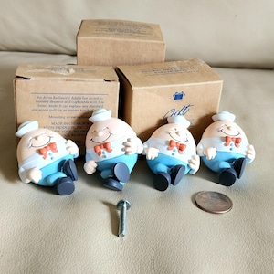 Set di 4 pomelli vintage per cassetti a forma di Humpty Dumpty, maniglie per mobili da cameretta, 1999 Avon