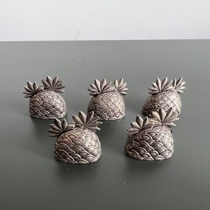 Zestaw 5 Vintage Pineapple Place Holder. Marka podeszwy. Posrebrzane. Naczynia stołowe