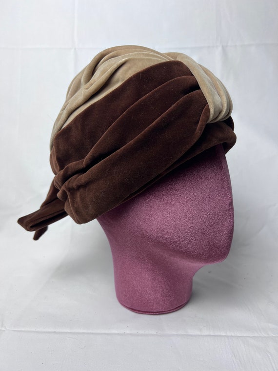 Amazing 1970s Turban Style Hat, Velvet Vintage Wom