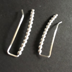 Pendientes trepadores con cuentas de plata de ley: modernos pendientes estilo bohemio
