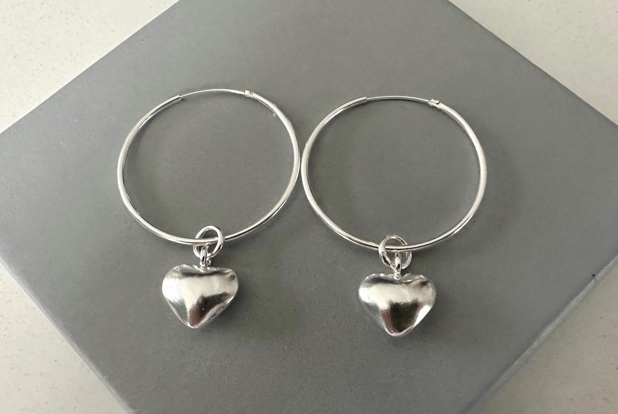 ●TATIANA● Silver 925 Ribbon Heart Dangle Hoop Earrings EC3 ○TATIANA○ Silver 925 Ribbon Heart Dangle Hoop Earrings EC3