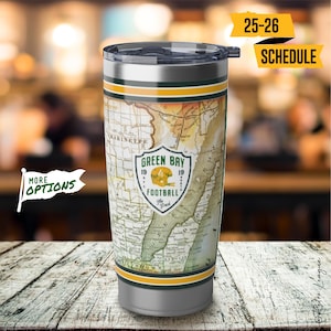 Green Bay Packers Becher mit Karte und Stundenplan - 20 Unzen Edelstahl Reisebecher, Packers Fan Ausrüstung, bestes Green Bay Geschenk für Sportfans