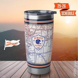 Denver Broncos Becher mit Vintage Denver Karte & Flugplan - 20 Unzen Edelstahl Reisebecher, Denver Fan Ausrüstung, bestes Geschenk für Broncos Fans