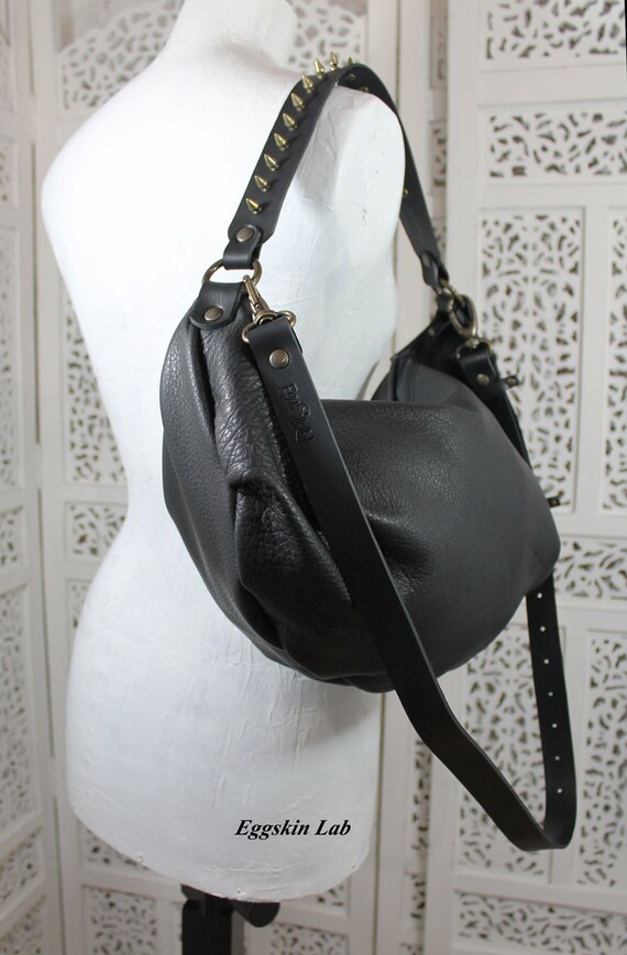black medium size purse