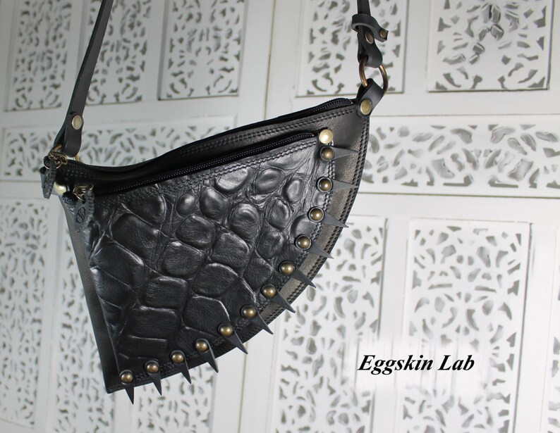 pouch pouch worn round the waist unisex Ryu with spikes handmade in Italy leather pouch