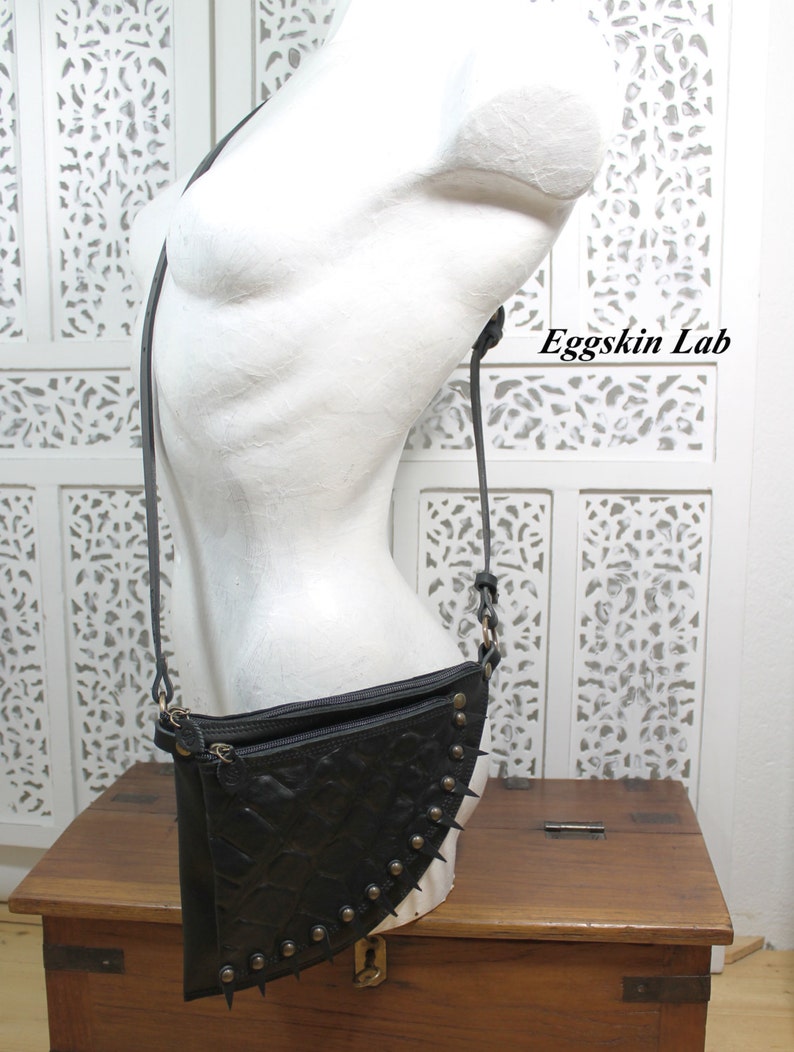pouch pouch worn round the waist unisex Ryu with spikes handmade in Italy leather pouch