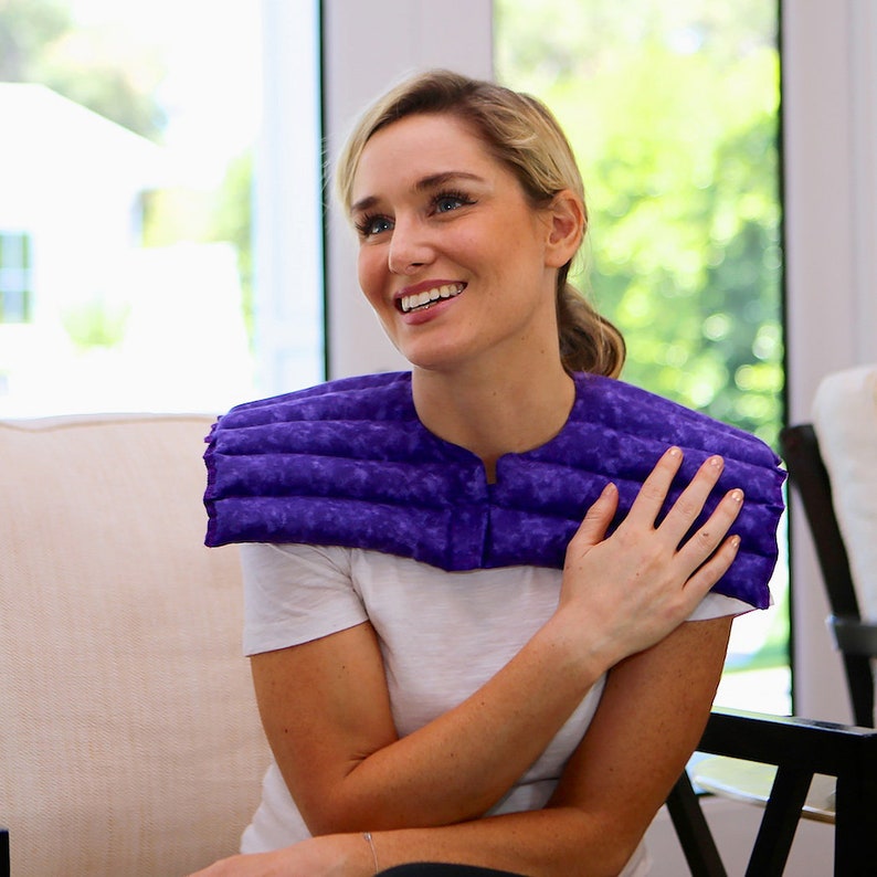 Heating Pad Microwaveable Pack for Shoulders Neck and Upper Back, Moist Heat Herbal Relief