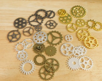 Mixed Metal Gear Charms, Sm to XL 10mm 30mm (steampunk dieselpunk bronze silver gold copper pendant cog mech mechanical industrial