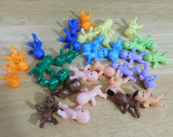 Mixed Plastic Babies, 1 in, 25/50 pc (miniature mini tan caucasian brown black african american latin soap baby shower toy prize king cake