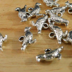 Small Crow Bird Alloy Charms. Antique Silver 16x11mm (metal pendant animal magpie raven birb tibetan silver nature theme)