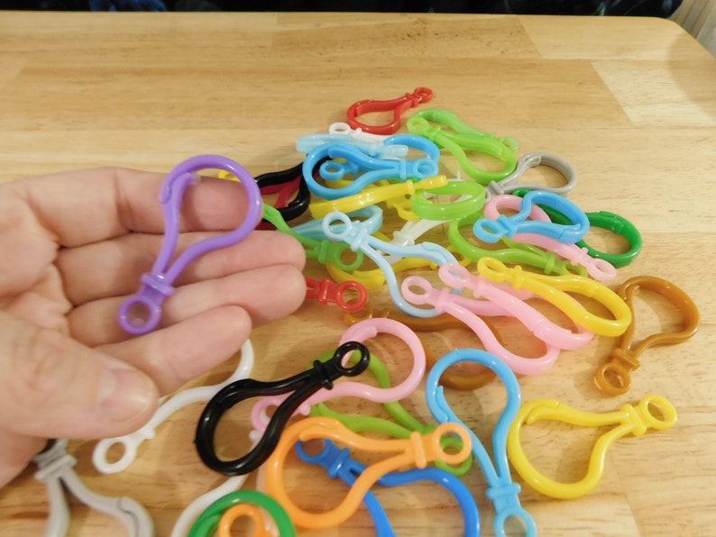 Large Plastic Clip Keychain Findings, Mixed Color 2" 50mm (DIY kids craft rainbow kandi candy kawaii key chain clasp ring link) bild 2