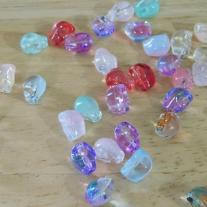 Glass Skull Beads, Bright Colored Mix, 10x8x7.5mm, Hole: 1mm (beading bones skeleton spooky all hallows eve fall autumn goth gothic crystal)