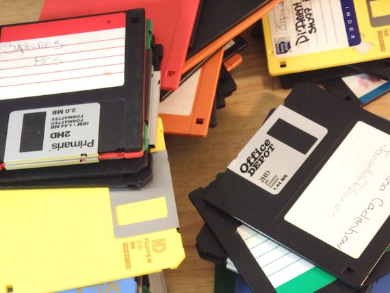 Vintage Floppy Discs 3.5" Mixed Colors Craft Grade NON-FUNCTIONING (diskette disk computer retro cyberpunk plastic square coaster 80's 90's)