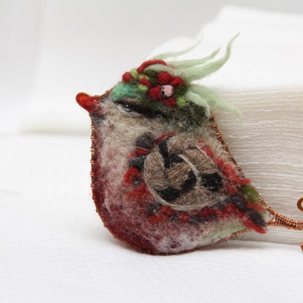 Love gift Bird pin brooch, red bird with flowers, fun felt accessory unique gift idea, animal wool brooch, winter trend