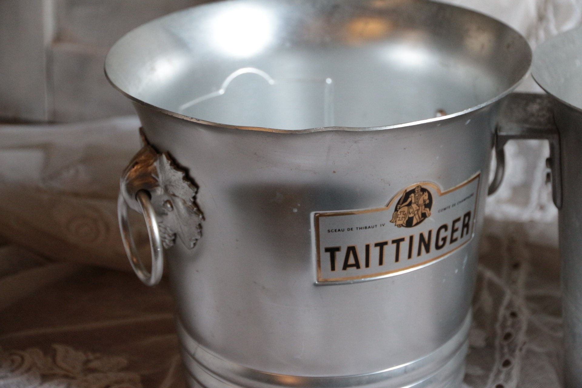 Seau à glace, seau à champagne taittinger magnum en métal