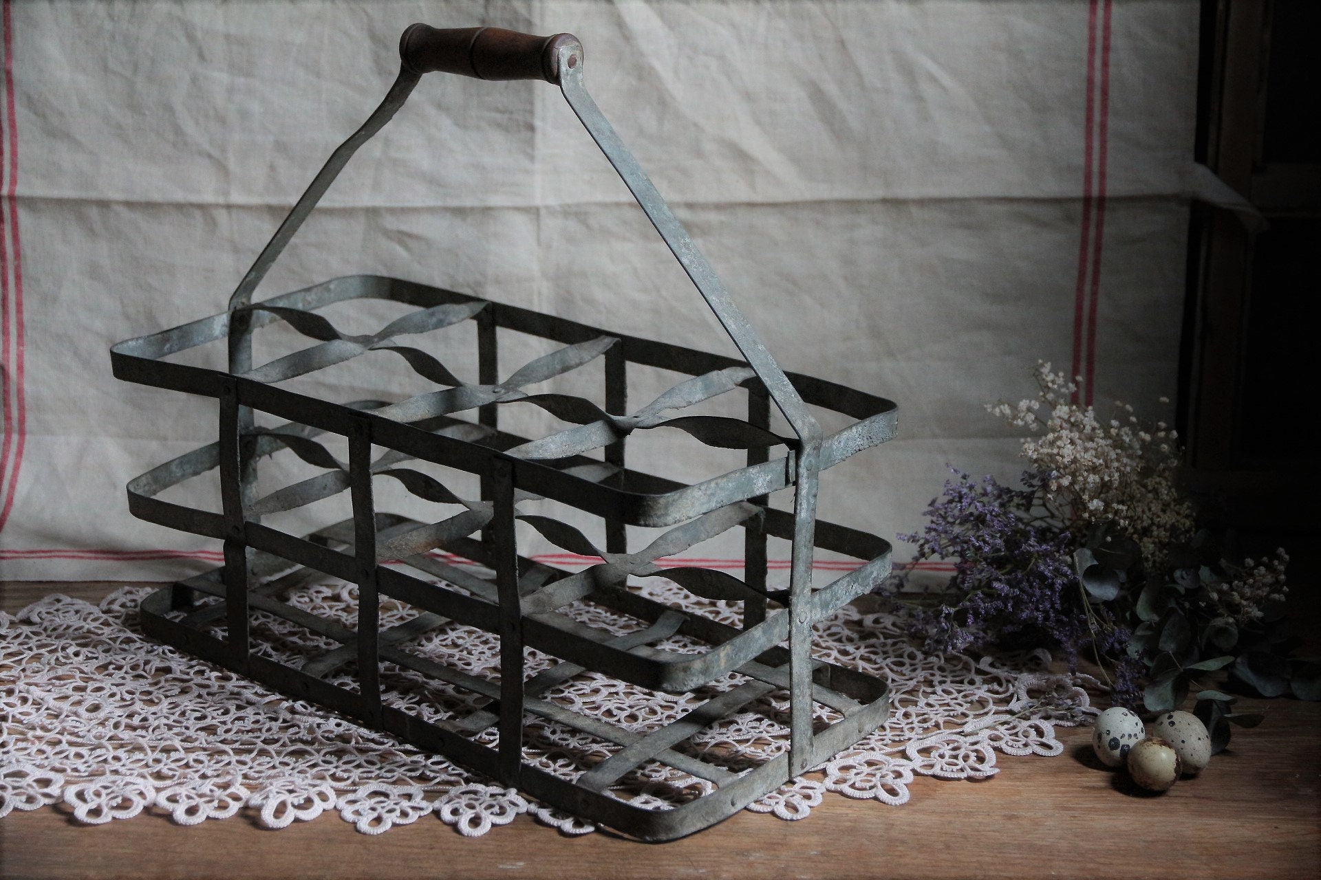 Porte-bouteilles vintage pour une présentation de bouteille sur table