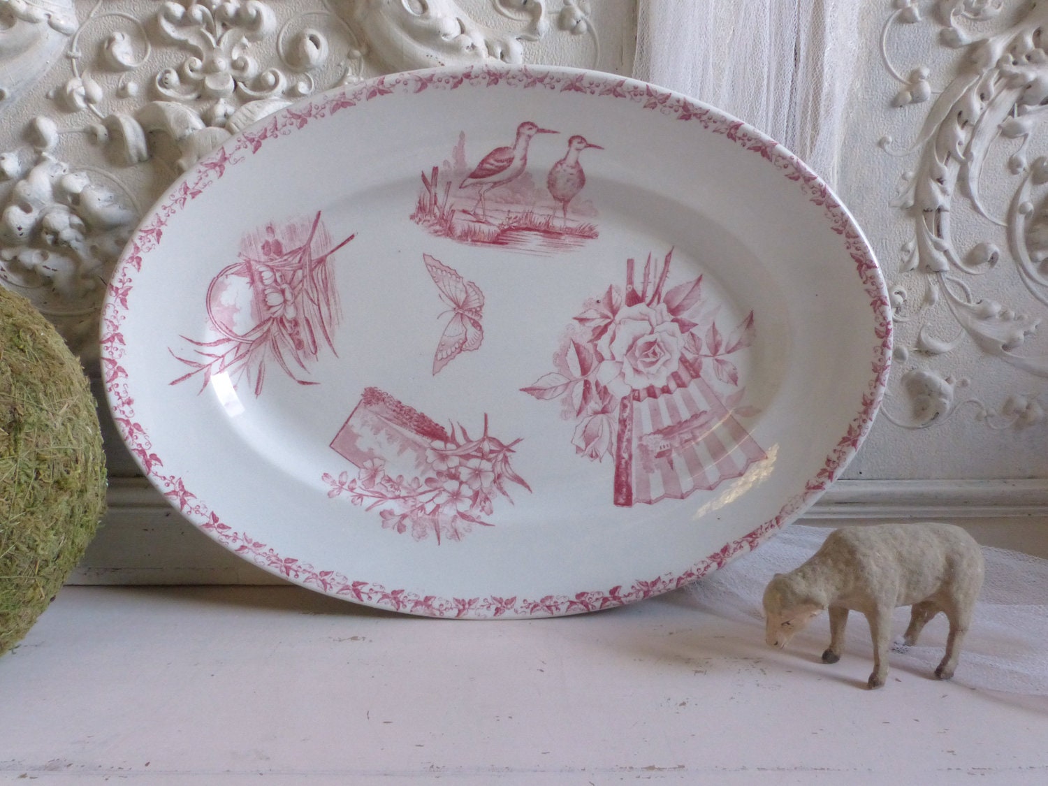 Antique Français Rose Rouge Transferware Moyen Ovale Ironstone Plat de Service. Transferware Foncé. 