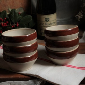 Set of 2 french vintage stoneware pottery chowder bowls with brown glaze stripe. Seafood bowl. Rustic stoneware chili bowl. Soup bowl.