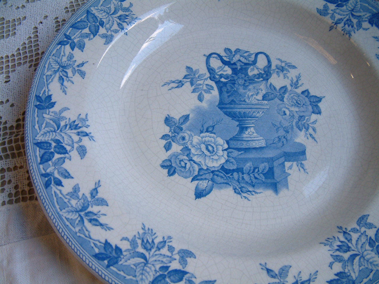 Antique Anglais Bleu Transferware Moyen Plat de Service. Blue Bol Service Peu Profond. Bates Walker 