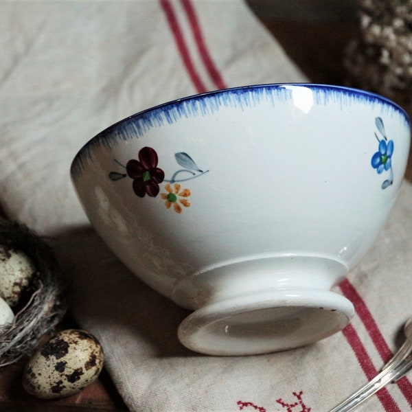 One french vintage flower cafe au lait bowl. 'Marylou' model Digoin bowl. French country kitchen