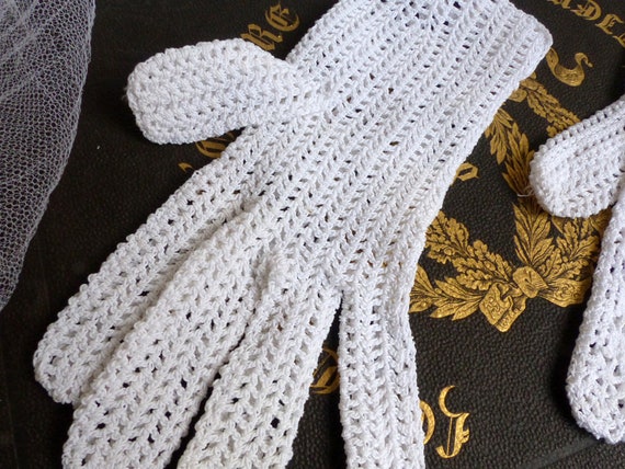 French antique hand crochet lace gloves. White sm… - image 7