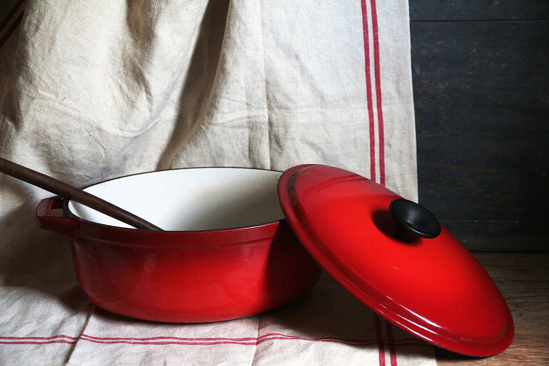 Pioneer Woman Red Enamelware Enamel Dutch Oven Butterfly Pot W/Lid -  household items - by owner - housewares sale 