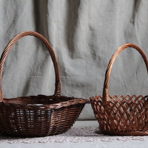 Set of 2 French vintage low gathering basket. Wicker garden basket. Garden trug. Tea towel storage. French country kitchen Rustic farmhouse