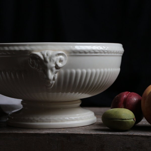 Vintage Wedgwood Marlaston ram's head footed serving bowl. Etruria EDME. Vintage creamware salad serving bowl