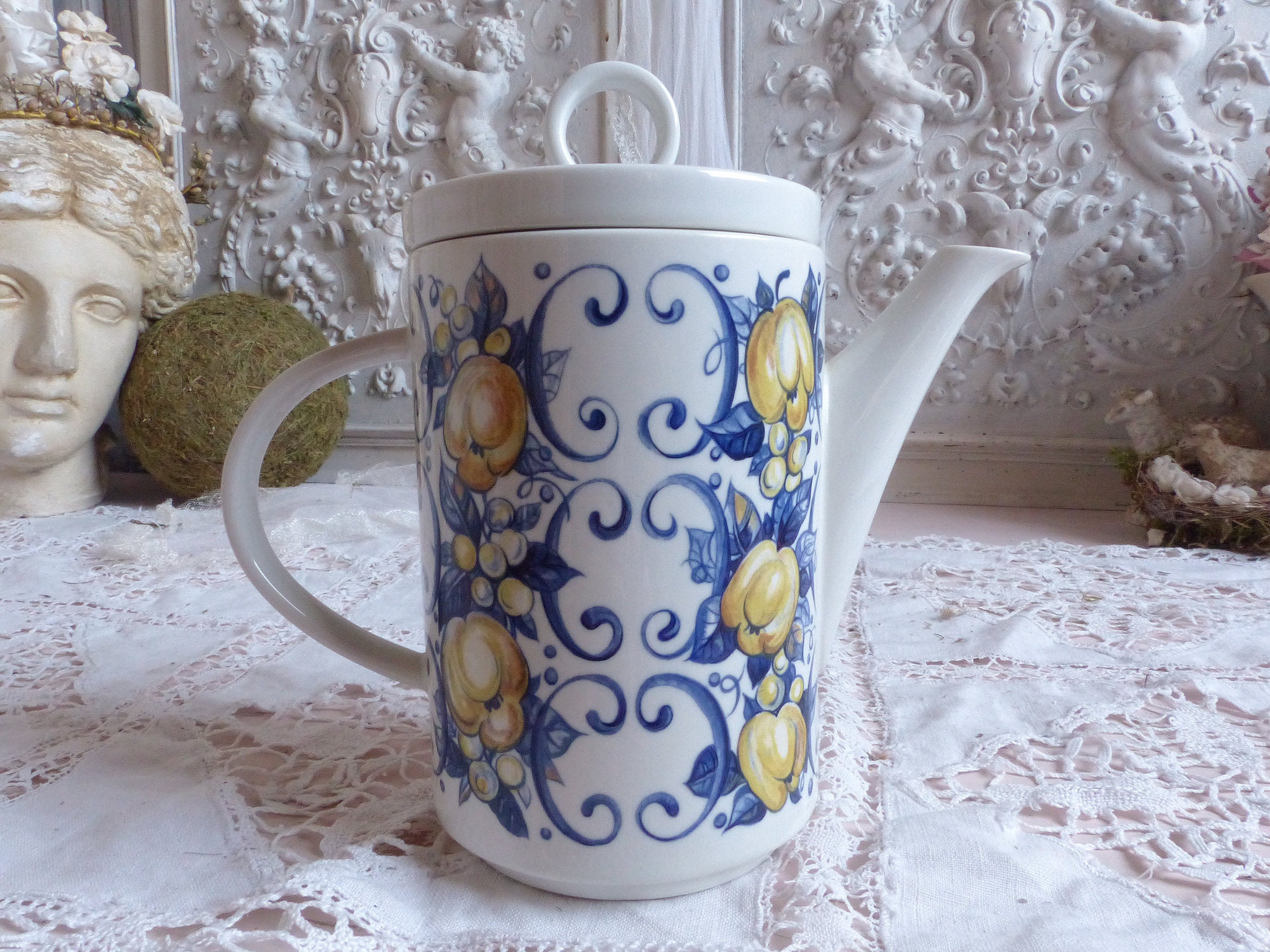 Pot à Café en Porcelaine Vintage Villeroy Boch Luxembourg. Modèle Cadix. Cadix Cafetière. Fruits d'o