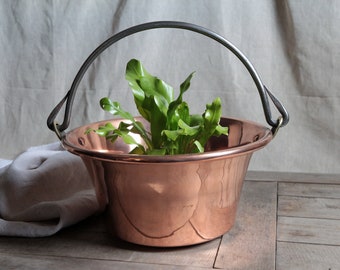 French vintage rustic copper pot with iron handle. Copper cauldron. Copper basin. Flower pot Fireplace copper stew pot with top handle