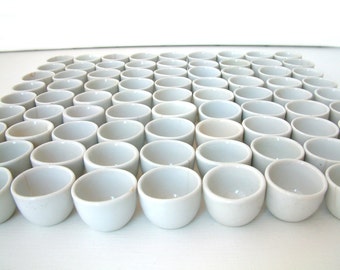 Set of 12 french vintage hand made white porcelain escargot cups. Vintage wedding. Rustic wedding.Tiny flower vase. Jeanne d&#39;Arc living