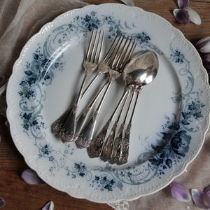 Antique English ironstone large round blue transferware platter. Henry Burgess. Flow blue. Meat platter. Blue white large serving platter.