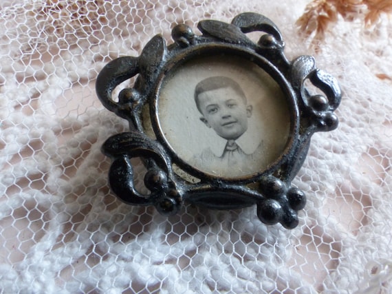 Antique french black mourning pin frame. Small mo… - image 3