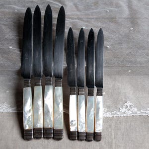 Satz von 7 antiken Perlmutt Griff Messer Käsemesser Edelstahlklinge French Nordic. Rustikale Bauernhaus Teeparty Vorspeisen