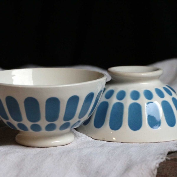 Set of 2 french vintage small light blue and white cafe au lait bowls. Digoin bowls. Exclamation point. French country kitchen