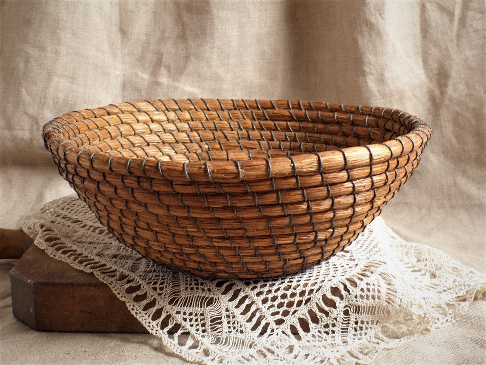 Antique Français de Seigle Enroulé et Panier en Fil Fer. Panier Rangement à Sec. Décor Ferme Rustiqu