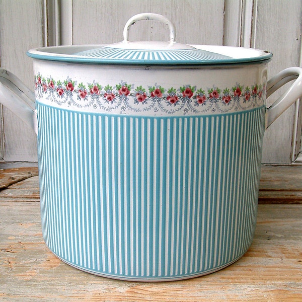 Antique french enamel stock pot. Rose garland with turquoise stripes. Signed BB frères Austria. French country.