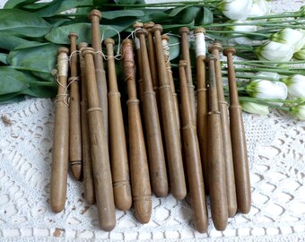 Set of 18 Antique french wooden lace making bobbins. Antique wood lace making bobbins. Lace maker bobbin. Embroidery. Lace making. Lot 3
