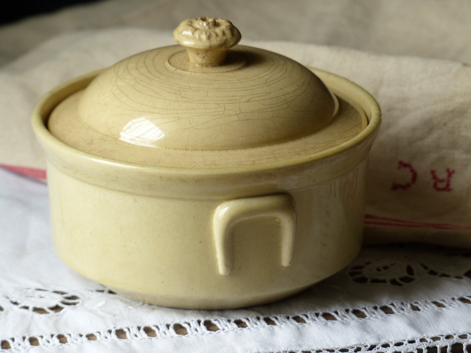 Antique Français Petit Pot Terrine. Pot de Pâté en Pierre Fer Jaune Pâle. Français Pâté. Nordique. J