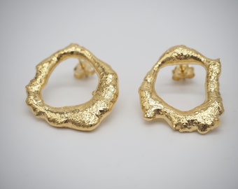 Gold Open Circle Stud Earrings, Unusual Cool Hoop Earrings, Mediterranean Style Sustainable Jewelry, Nature Inspired Irregular Earrings