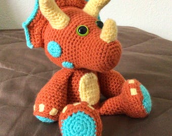 Triceratops amigurumi pattern - crochet dinosaur pattern - prehistoric doll toy photo tutorial pdf Digital download